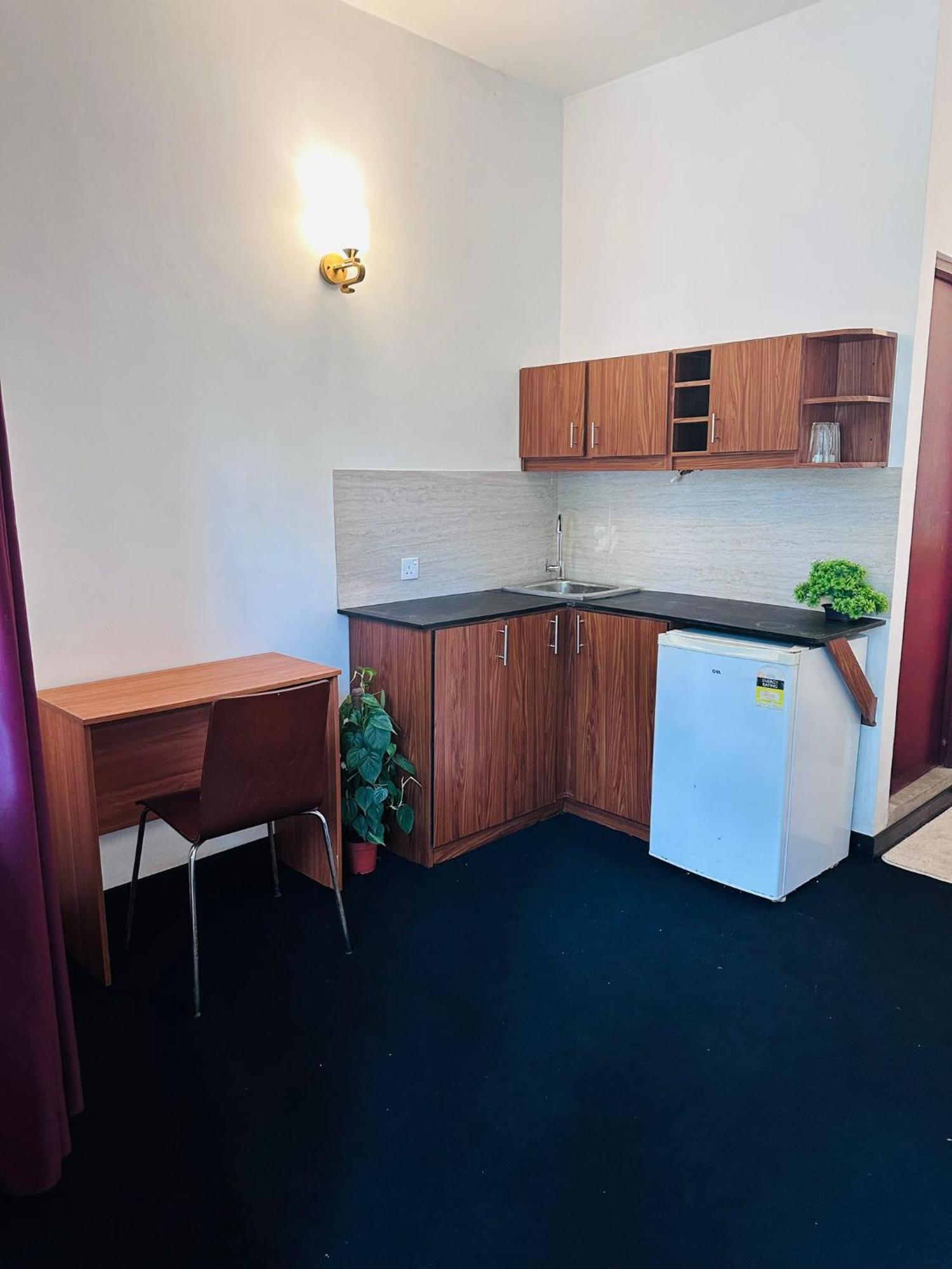 Sera 86 Airport Transit Stay Катунаяка Экстерьер фото